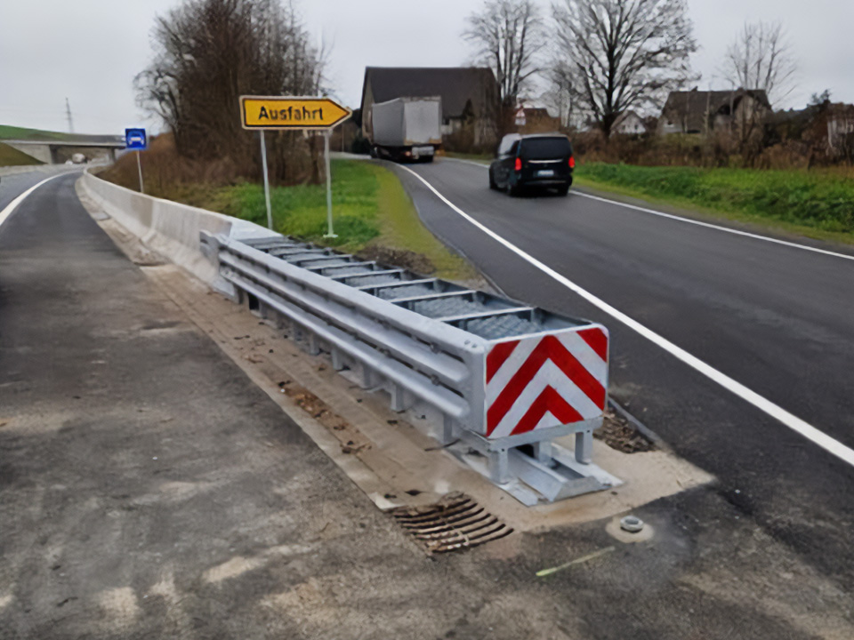 Verkehrstechnik - Anpralldämpfer Leonidas - stationär stationäre Anpralldämpfer Leonidas - SMA